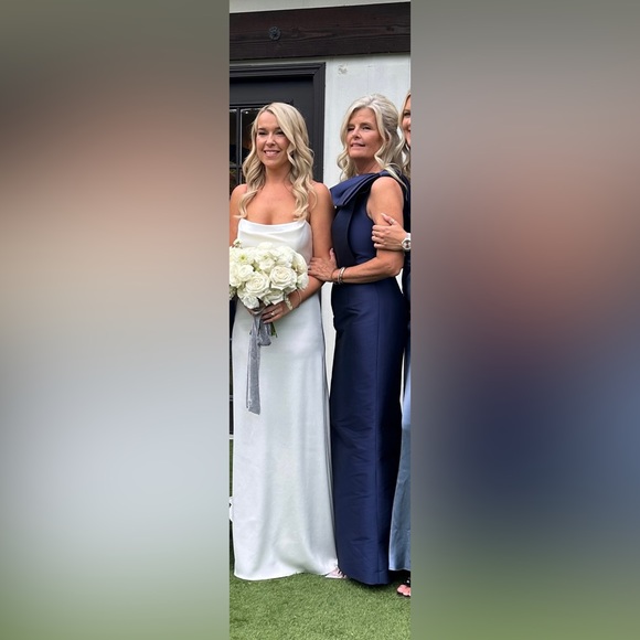 The perfect Mother of the Bride dress. - Picture 5 of 7